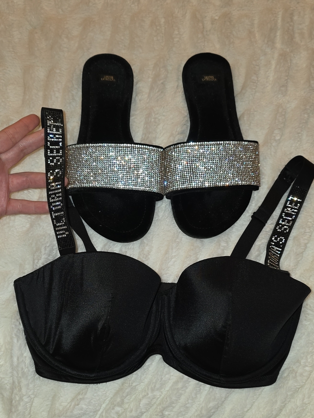 34DD 34E Bra Large Victoria's Secret Black Rineston Logo Strap Slippers